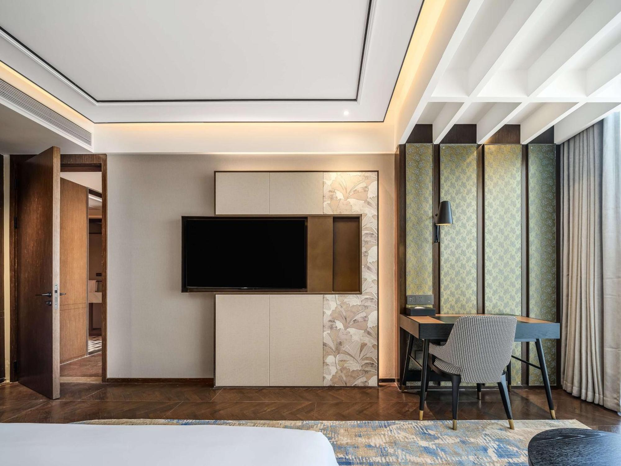 Hotel Hilton Garden Guomao 4*