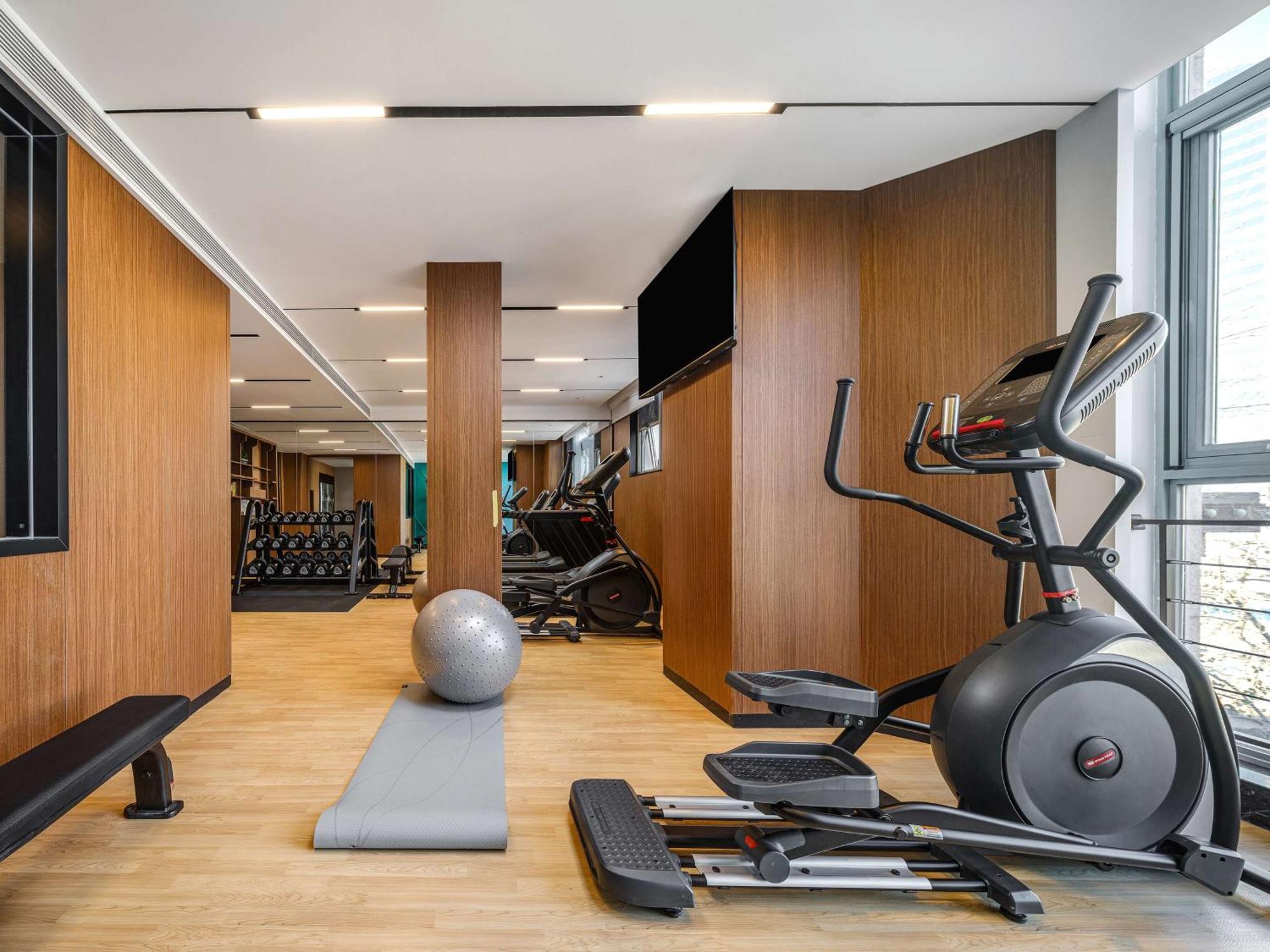 Hilton Garden Guomao Hotel 4*